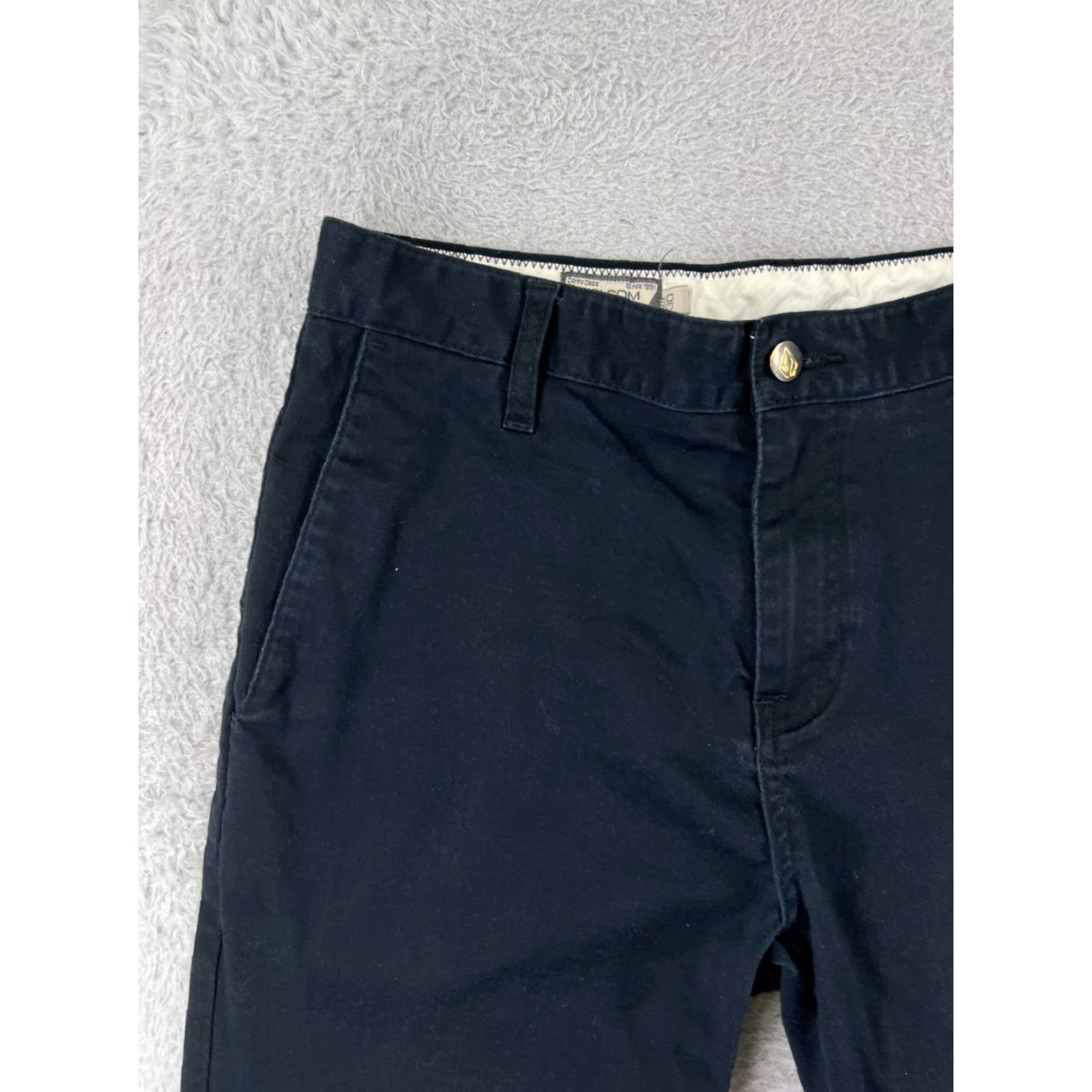 Volcom Volcom Men Shorts 30 Black Cotton Blend Twill Chino Skate Casual Inseam 10" Rise Mid 10-12" 5-Pocket Logo Size US 30 / EU 46 - 7 Thumbnail