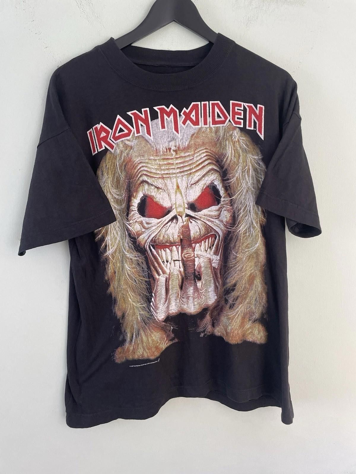 Iron Maiden Vintage 1997 Iron Maiden Candle Flame Middle Dinner T Shirt Size US L / EU 52-54 / 3 - 1 Thumbnail