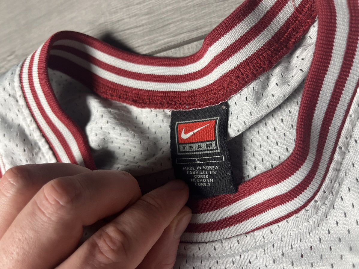 NBA Vintage Nike NBA jersey Cleveland Cavalries Lebron James 23 Size US M / EU 48-50 / 2 - 5 Thumbnail