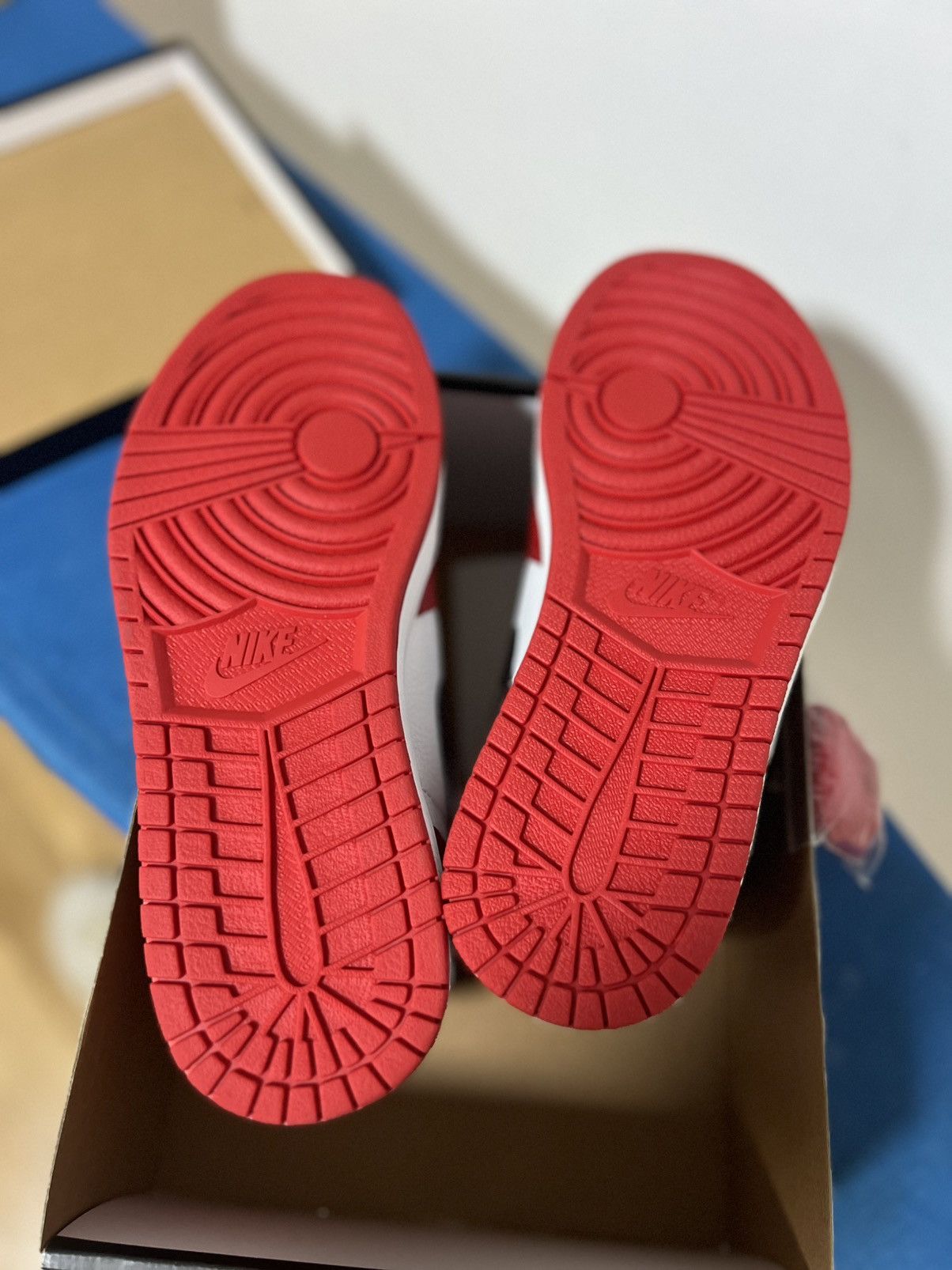 Jordan Brand × Nike Air Jordan 1 Retro High OG NRG “Homage to Home” Size 9.5 Size US 9.5 / EU 42-43 - 2 Thumbnail
