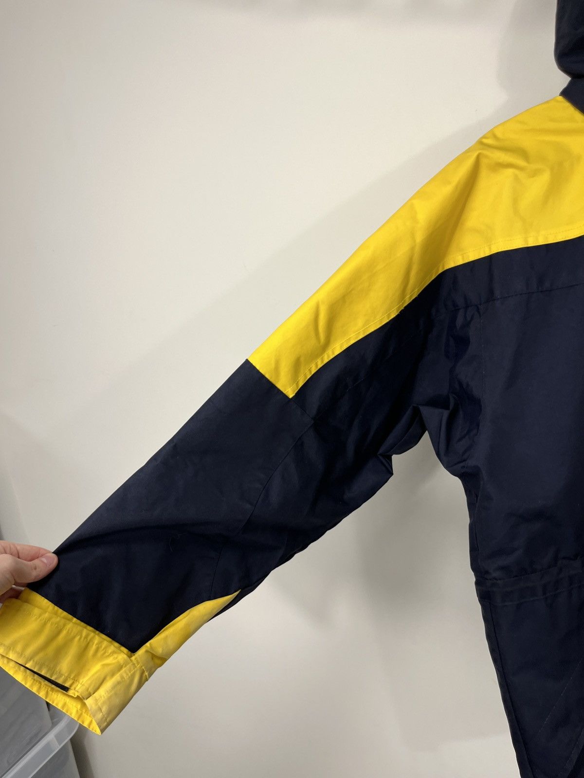 Oakley Vintage Oakley 90s Tech Hooded Outdoor Windbreaker Jacket Size US M / EU 48-50 / 2 - 12 Thumbnail