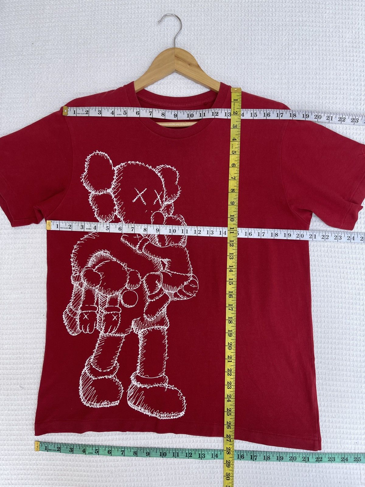 Kaws Last Drop🔥Rare🔥Kaws X Uniqlo T-Shirt Size US L / EU 52-54 / 3 - 10 Thumbnail