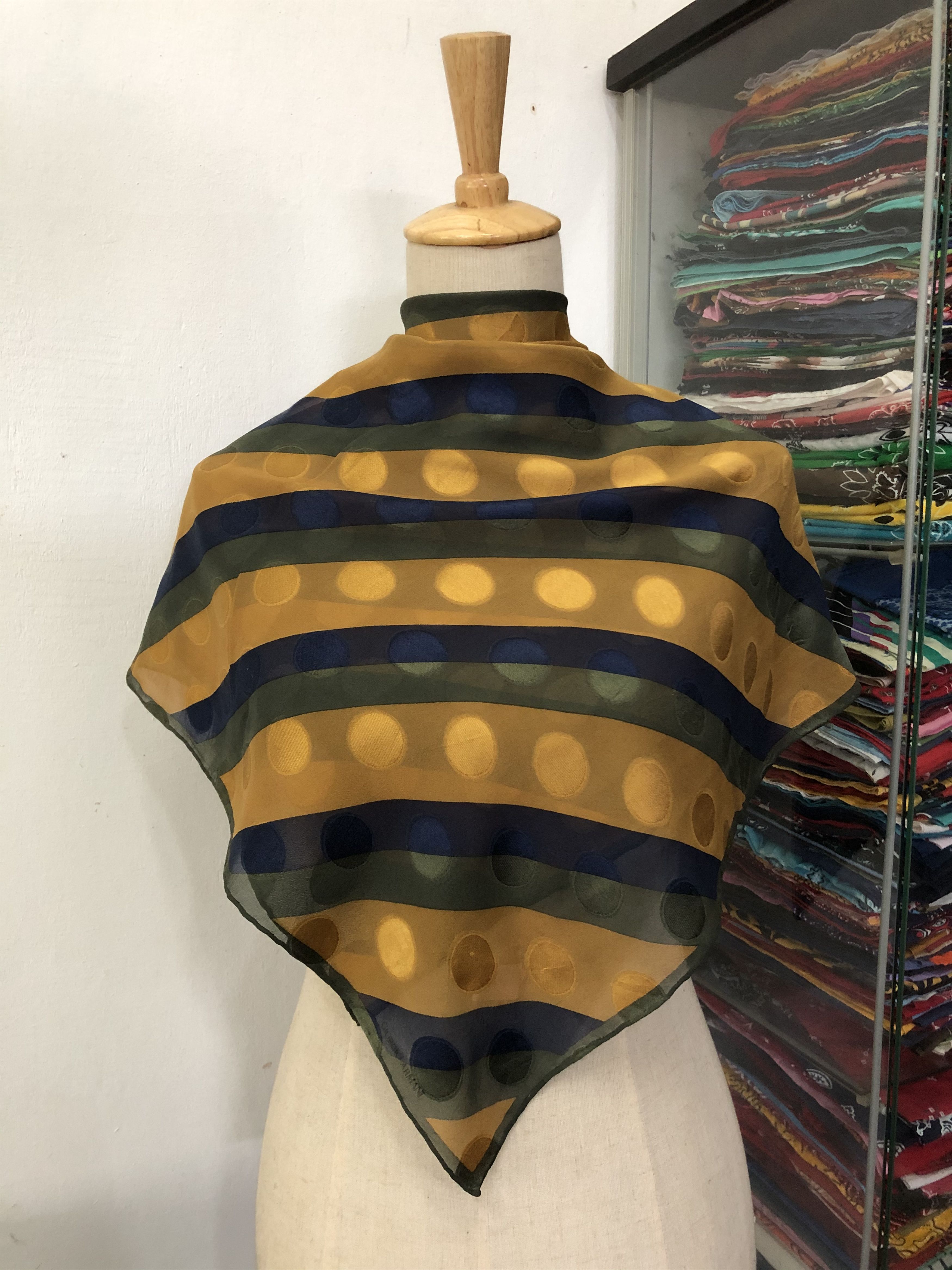 Giorgio Armani × Vintage Vintage Giorgio Armani Silk Scarf Size ONE SIZE - 1 Thumbnail