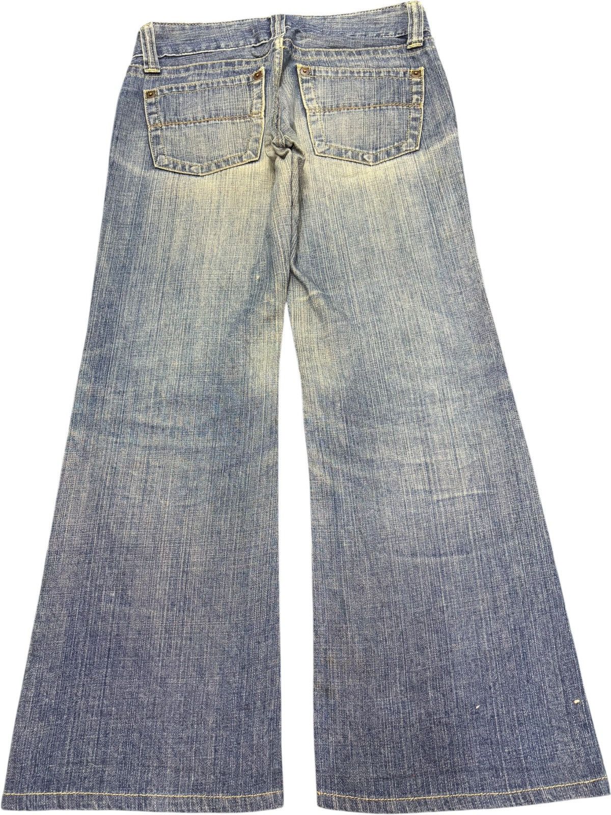 Uniqlo Vintage Uniqlo Mud Wash Distress Low Rise Flare Jeans Size 29" - 2 Thumbnail
