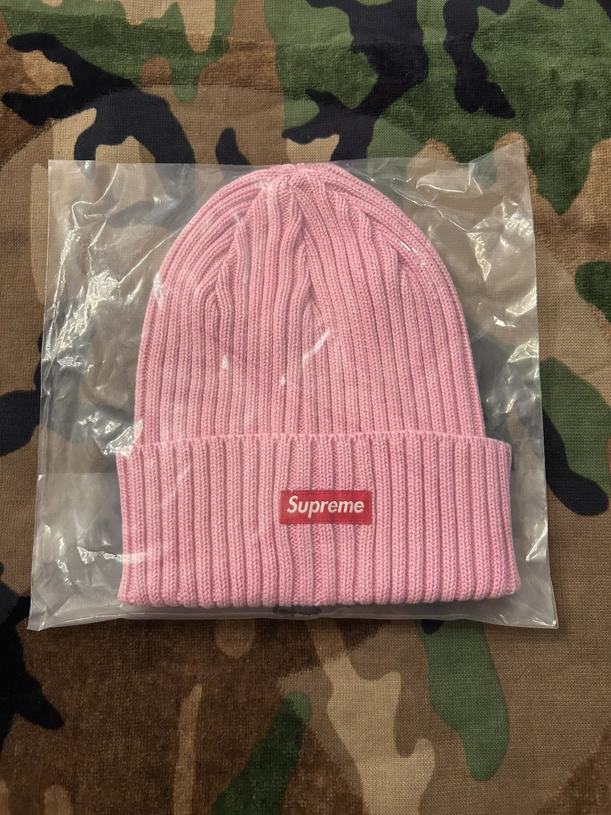 ☆supreme overdyed beanie pink☆ Supreme Overdyed Box Logo Beanie Hat Pink SS25 Cable Knit