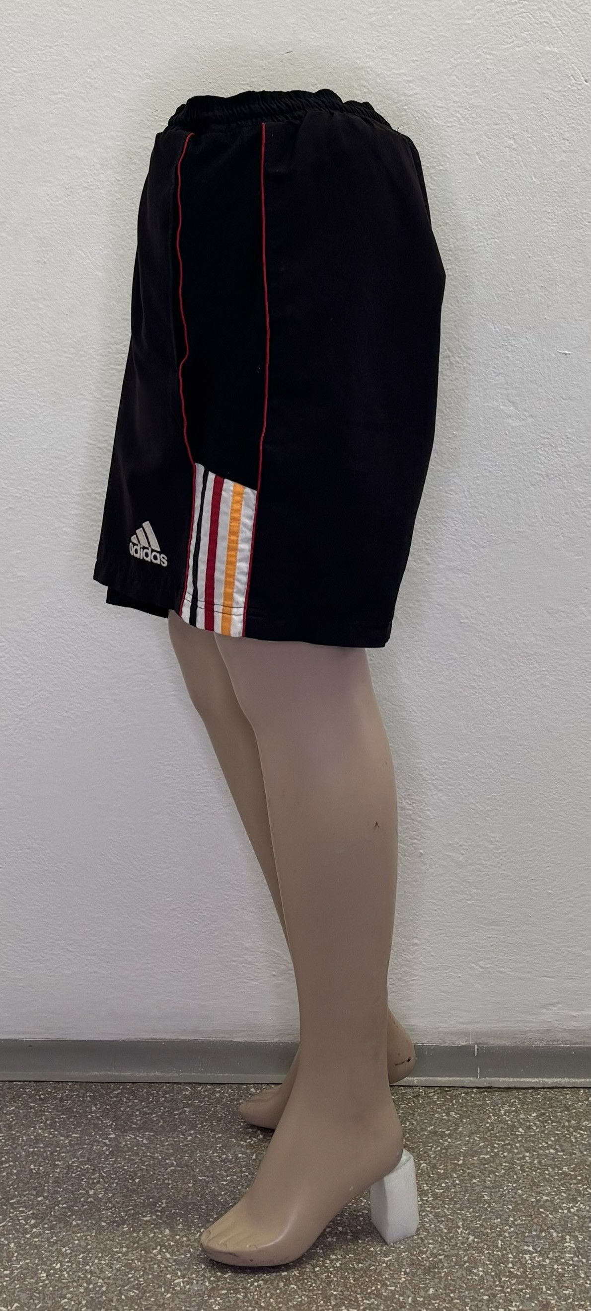 Adidas Germany 1998 Adidas Football Shorts Size XL Size US 39 - 4 Thumbnail