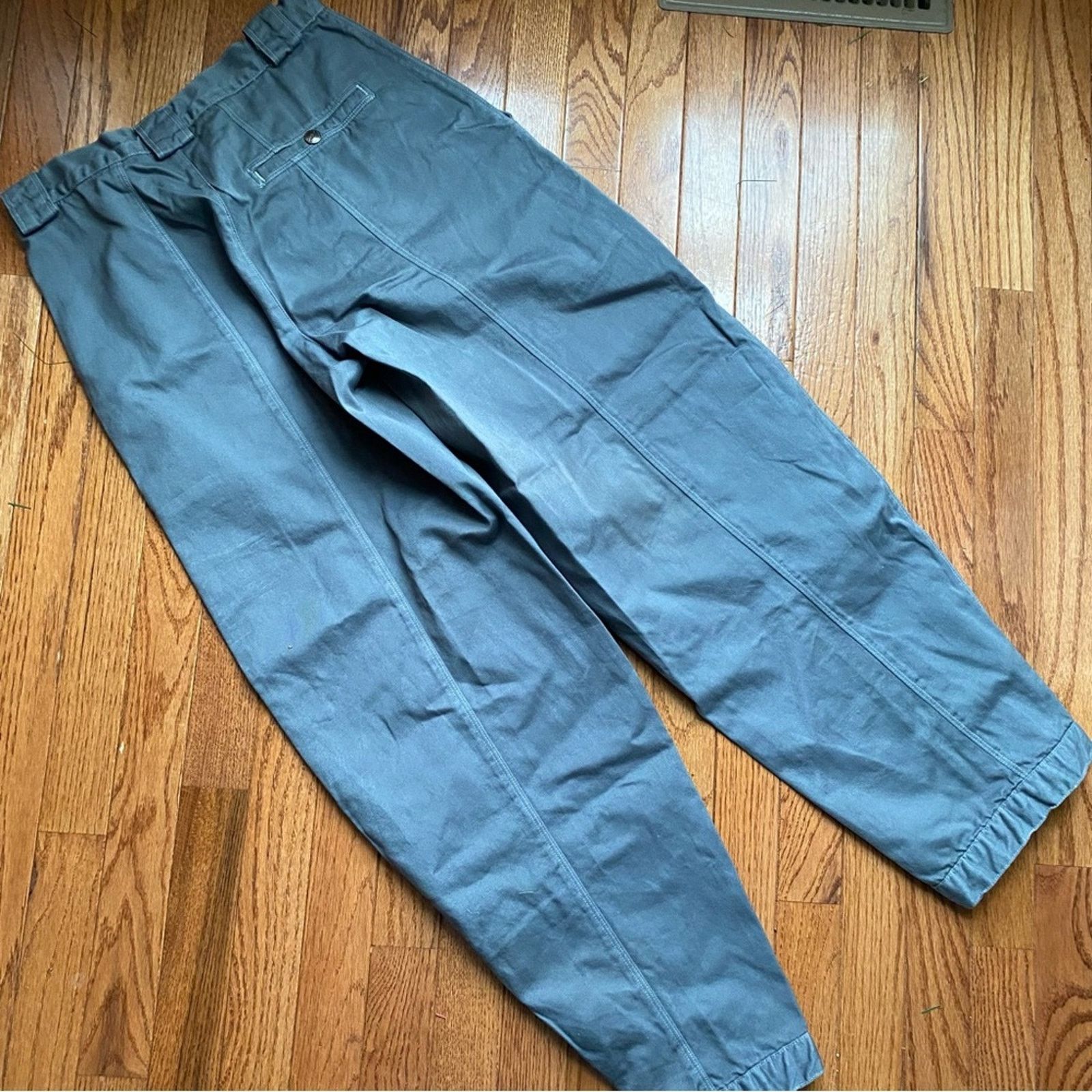 Marithe + Francois Girbaud GIRBAUD Gray Pleated Cotton 80s Snap Ankle Pant 5/6 27” Size 27" / US 4 / IT 40 - 14 Thumbnail