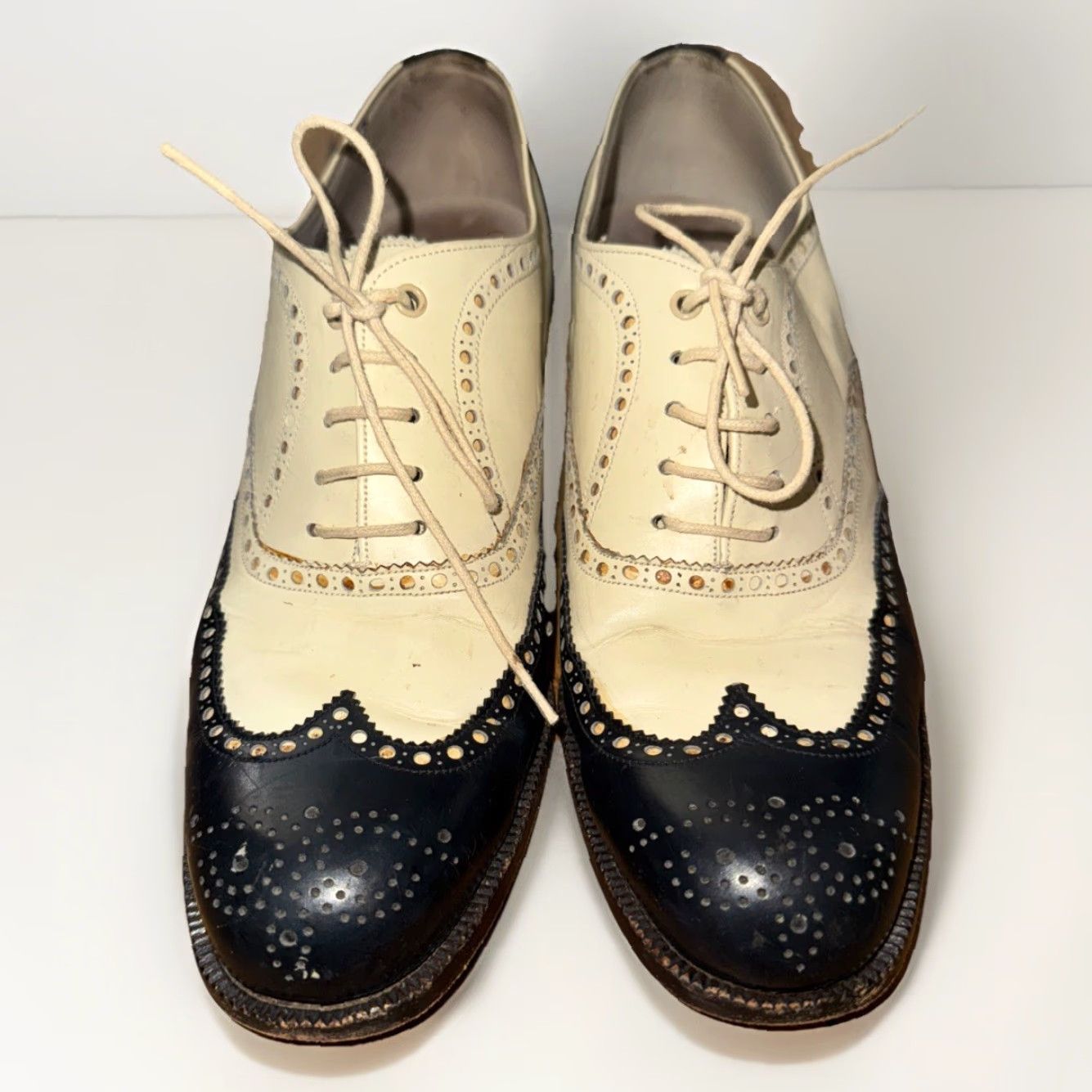 Vintage VINTAGE Yanko España Wingtip Dress Shoes Women 9.5 Black & White Leather Heel Pump Brogue Oxford Vintage European Womens Shoes Size L / US 10 / IT 46 - 2 Thumbnail