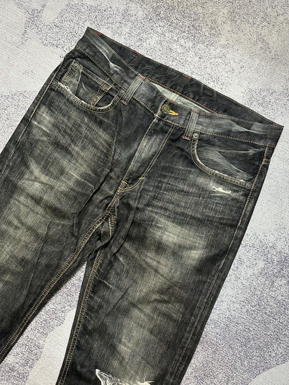 Undercover × Uniqlo 2000s Edwin 512 Flare Distressed Washed Denim Size US 32 / EU 48 - 3 Thumbnail