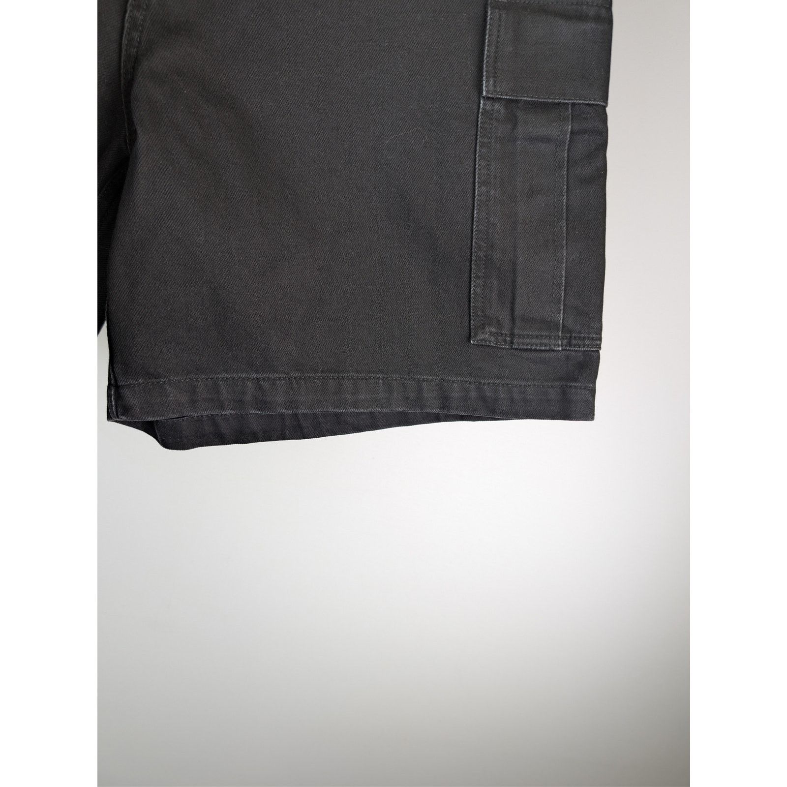 Vetements o1rshd1 Cargo Shorts in Black Size US 30 / EU 46 - 8 Thumbnail
