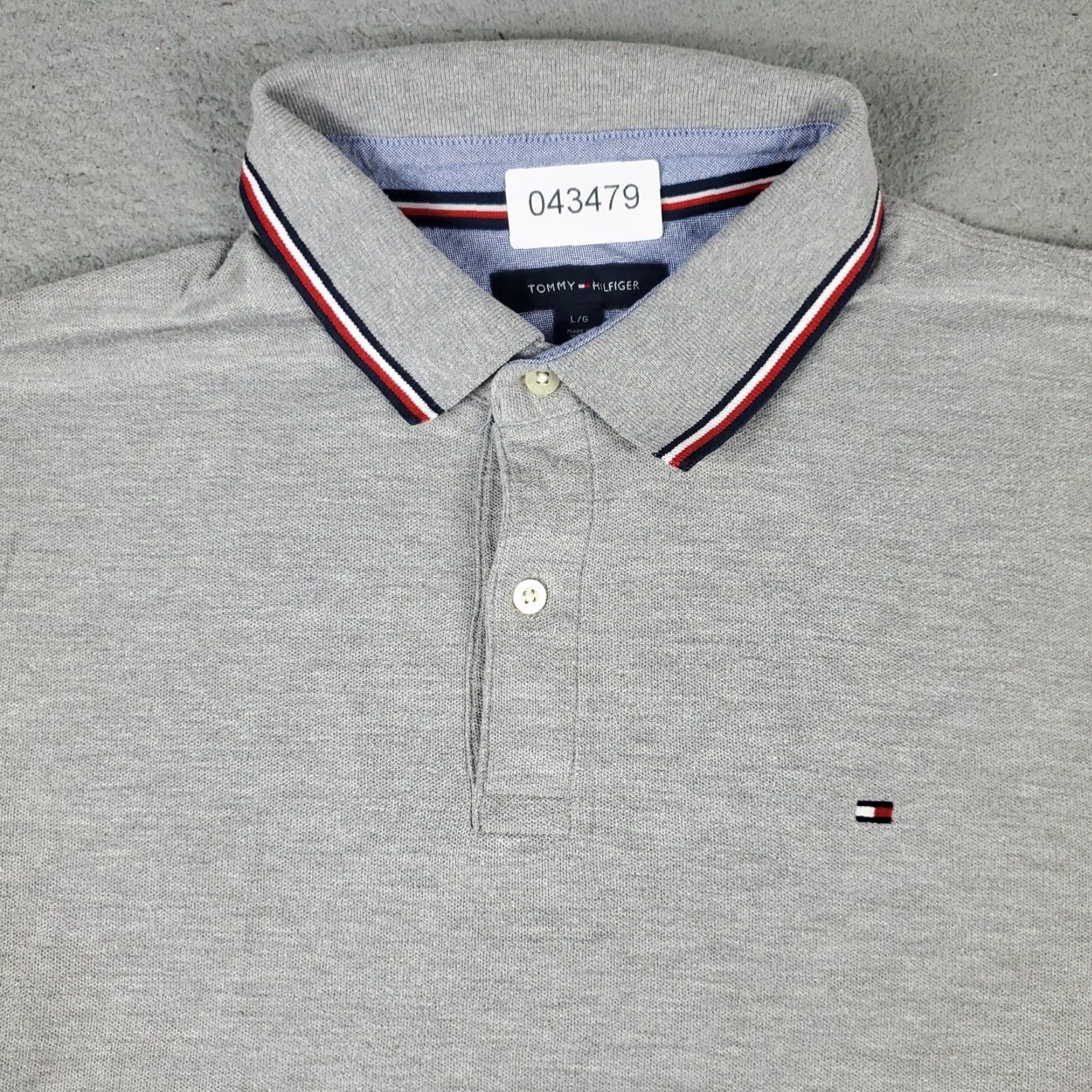 Tommy Hilfiger Tommy Hilfiger Polo Shirt Mens Large Gray Solid Short Sleeve Casual Polo Shirt L Gray Mens Size US L / EU 52-54 / 3 - 2 Thumbnail