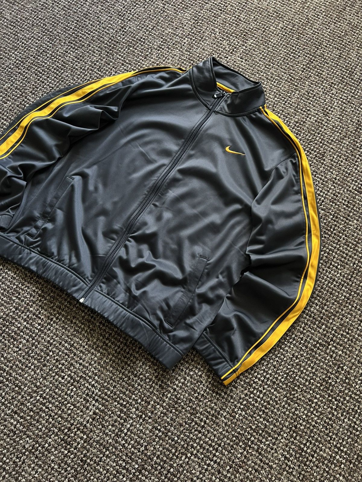 Nike Nike Vintage Swoosh Zip Y2K Drill Track Stripped Size US L / EU 52-54 / 3 - 4 Thumbnail