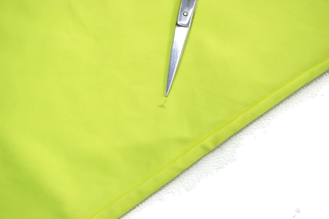 assos windbreaker