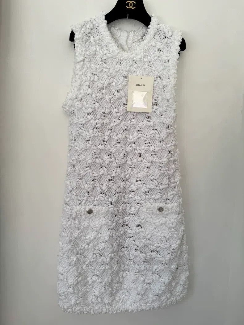 Chanel Chanel Early Spring Preview Series Black Woven Sleeveless Size XS / US 0-2 / IT 36-38 - 1 Thumbnail