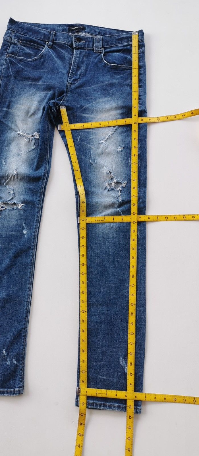 In The Attic Thrashed Semantic Design Jeans Size US 33 - 8 Thumbnail