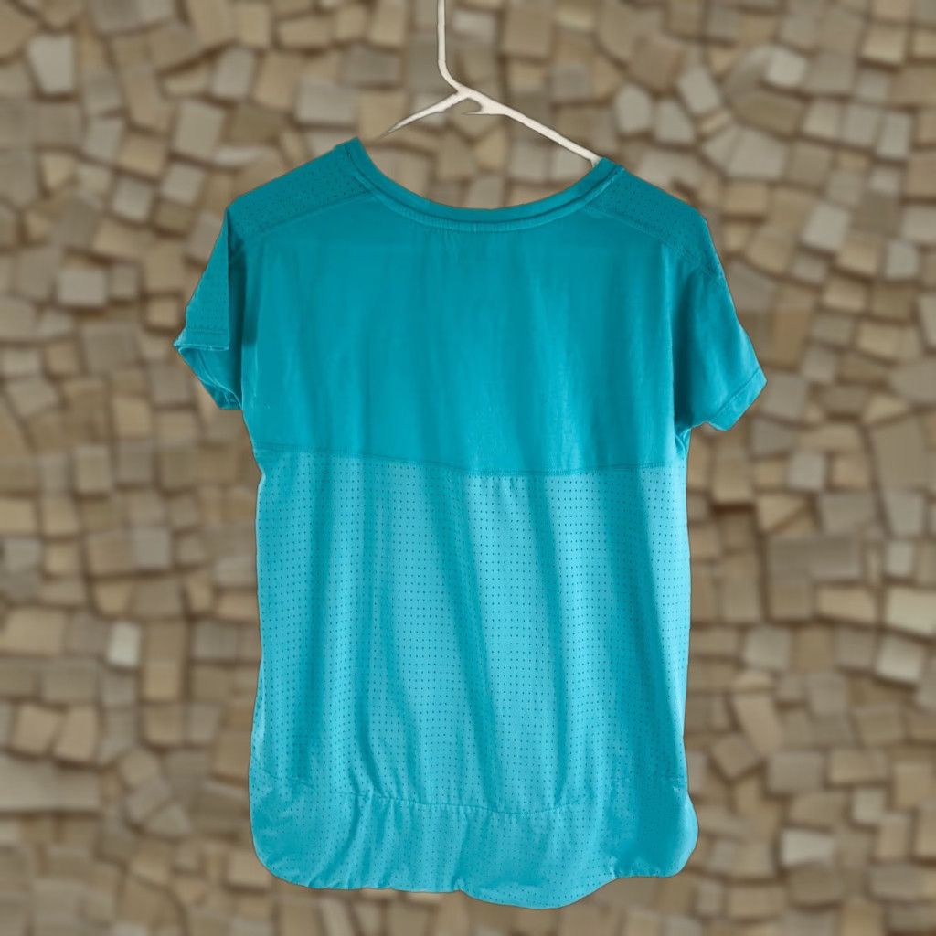 Avia Avia Shirt Women's Blue Size S (4-6) Workout Athleticwear Round Neck High Low Size S / US 4 / IT 40 - 1 Thumbnail