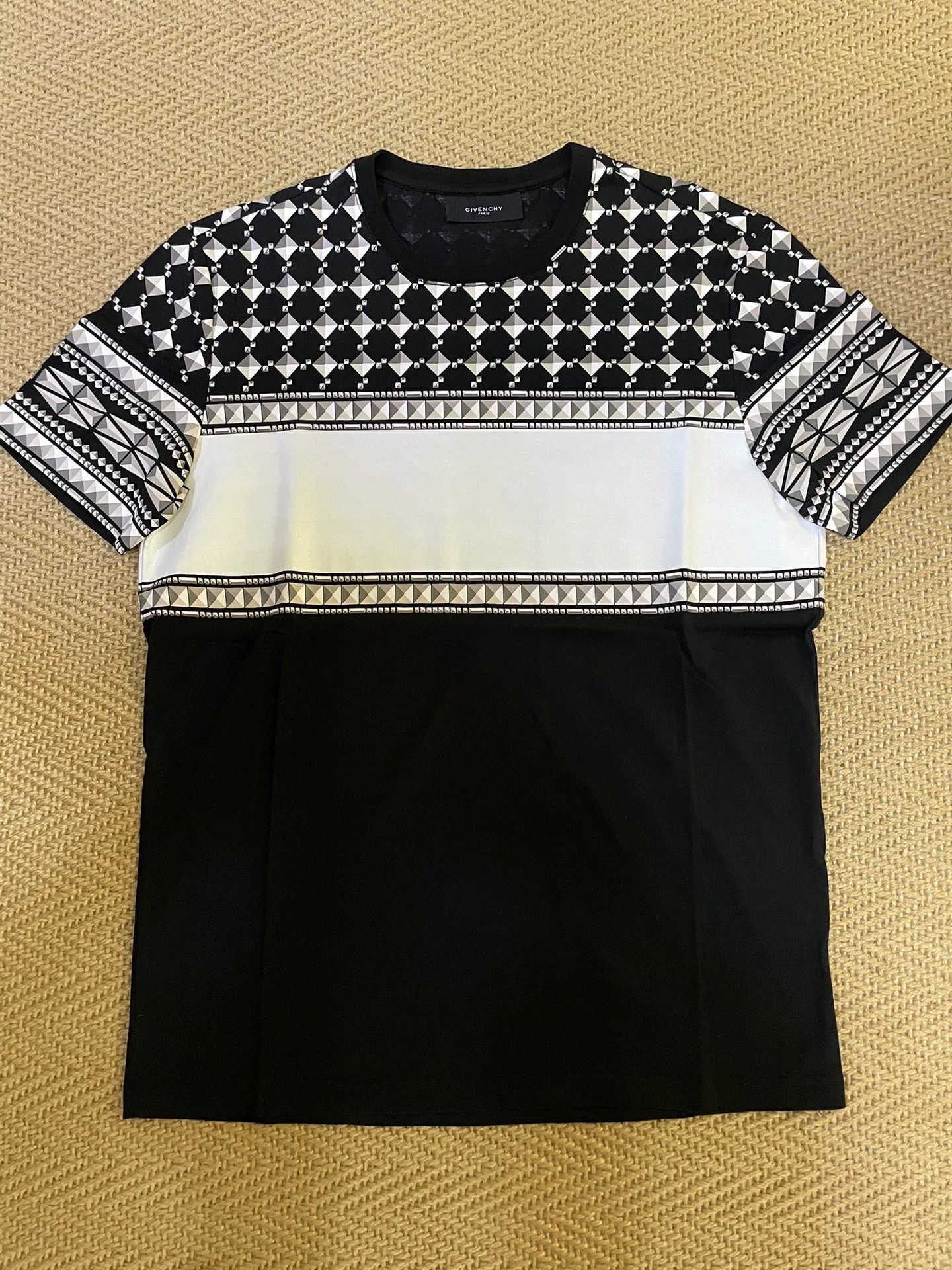 Givenchy Givenchy 10FW Short Sleeve Tee L (S) Like New Size US L / EU 52-54 / 3 - 1 Thumbnail