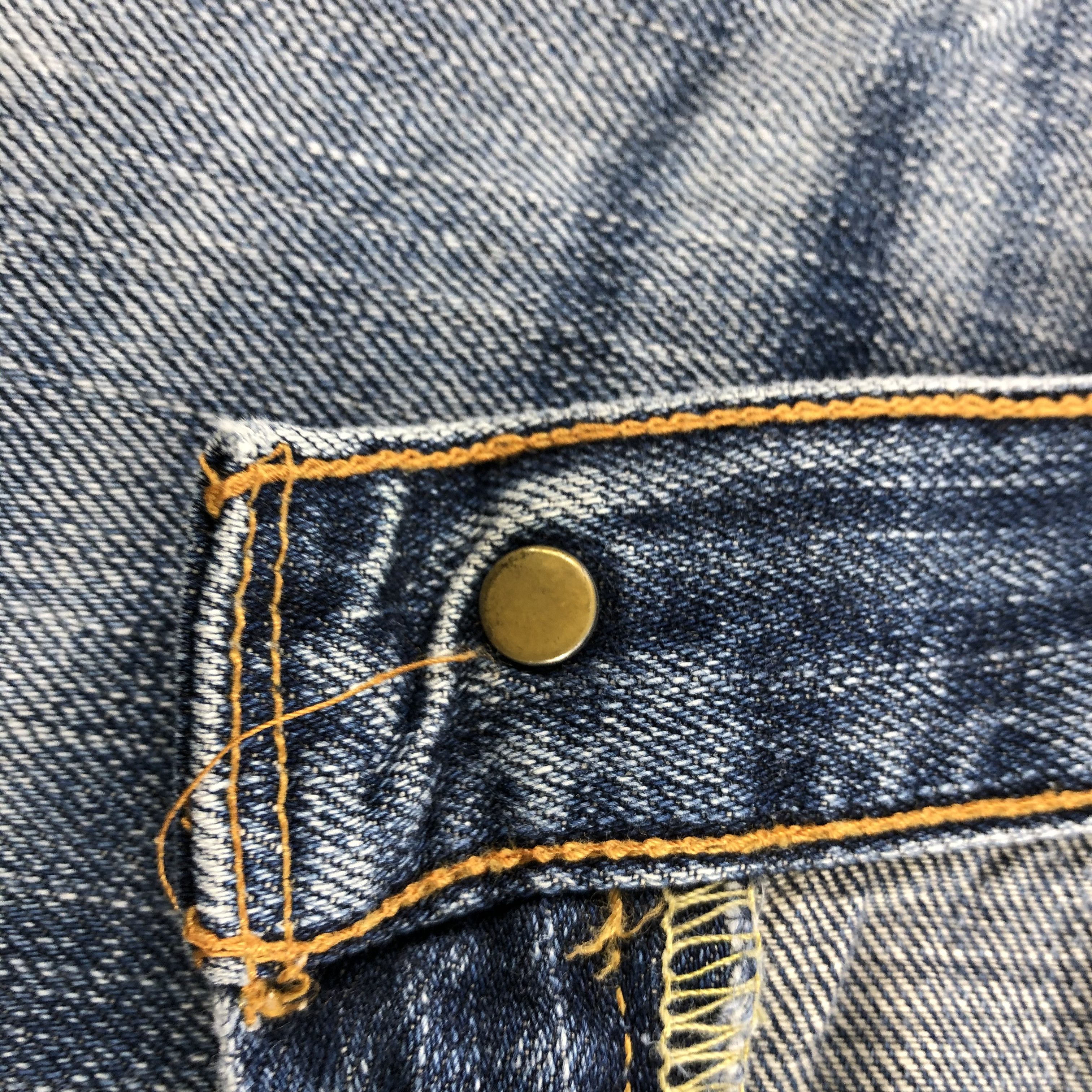 Levi's Vintage Levis 505 Jeans Distressed Denim KJ850 Size US 34 / EU 50 - 14 Thumbnail