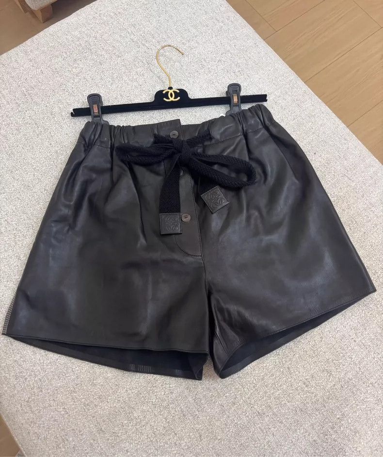 Loewe loewe Drawstring shorts 2506-Nextarrow Size US 26 / EU 42 - 1 Thumbnail
