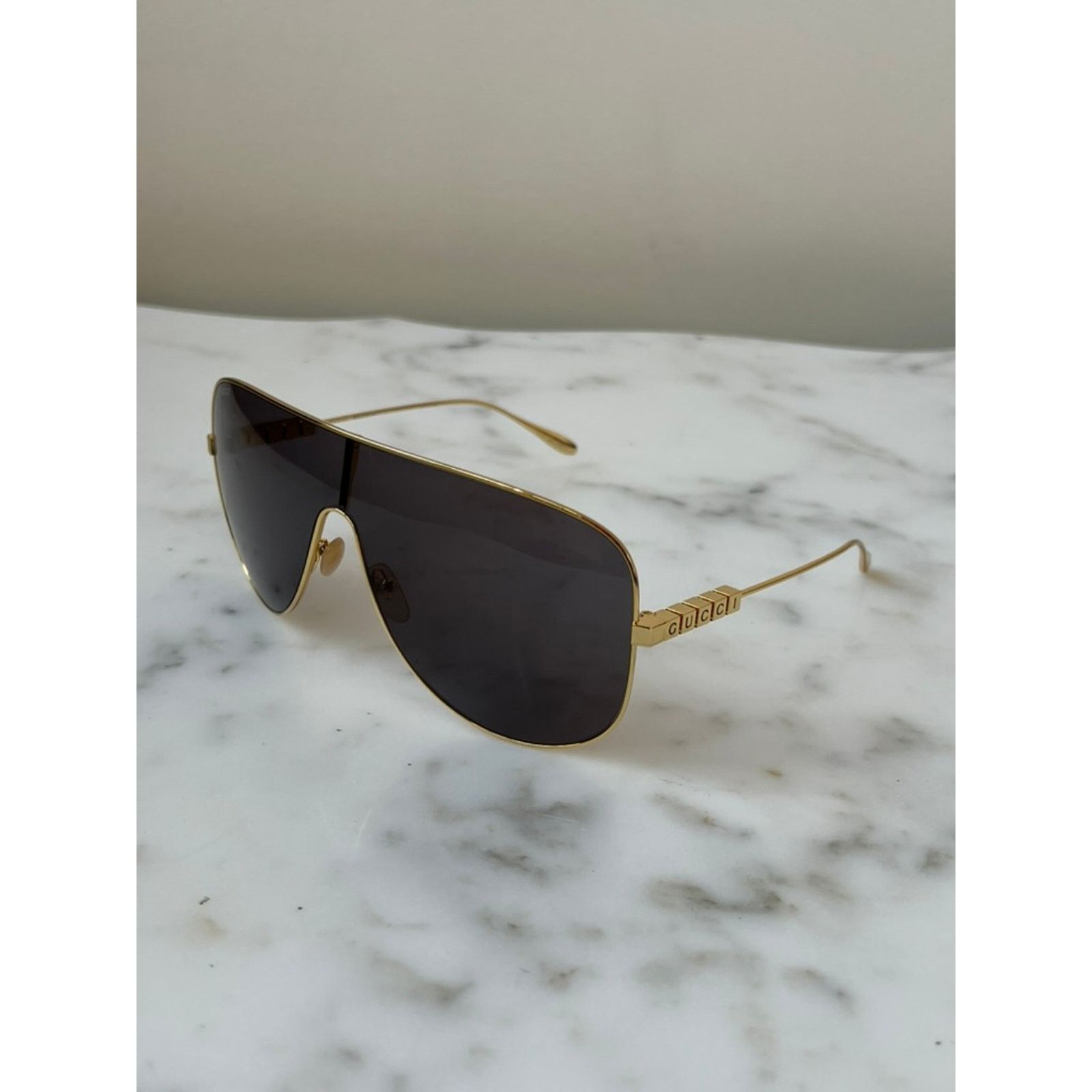 Gucci NEW Gucci GG1436S Gold Metal Shield Grey Lens Sunglasses Size ONE SIZE - 6 Thumbnail
