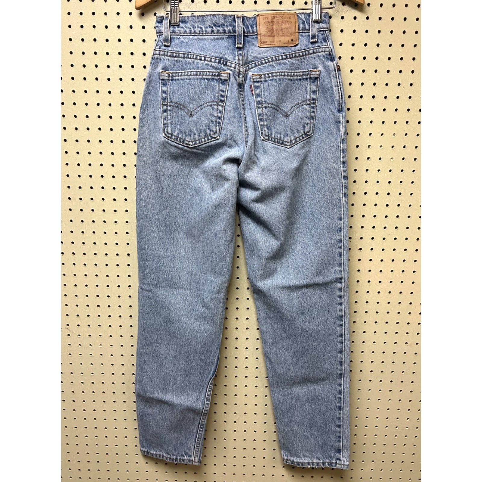 Levi's VINTAGE Levi's 550 Denim Jeans Tapered Distressed Women Sz 6 USA Made Jeans Size 28" / US 6 / IT 42 - 2 Thumbnail