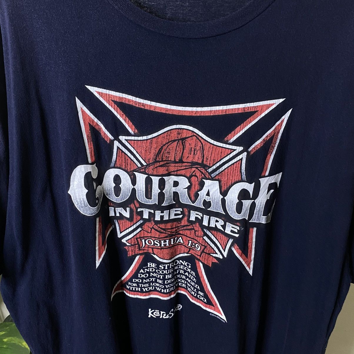 Vintage Y2K Kerusso Courage In The Fire Bible Religion Travis Style Size US XXL / EU 58 / 5 - 2 Thumbnail
