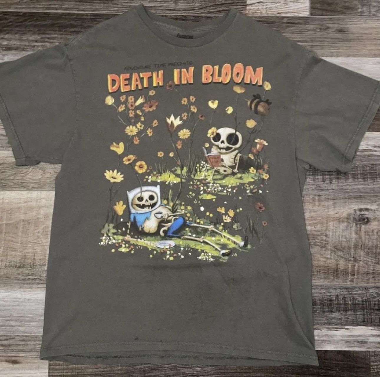 Hot Topic ISO adventure time death in bloom shirt Size US M / EU 48-50 / 2 - 2 Thumbnail