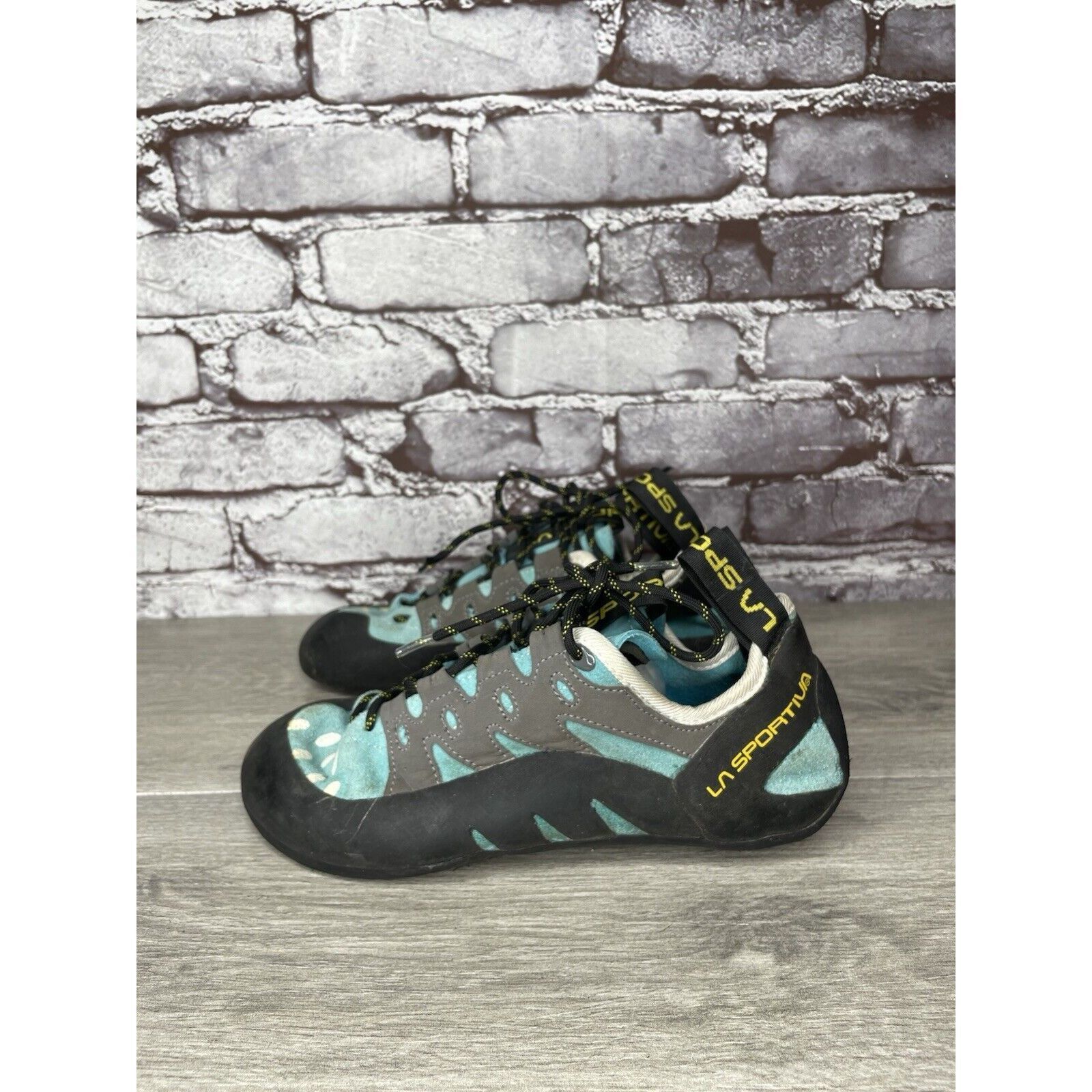 La Sportiva La Sportiva Tarantulace Rock Climbing Blue Gray Lace Up Shoe Size US 6 / EU 39 - 22 Thumbnail