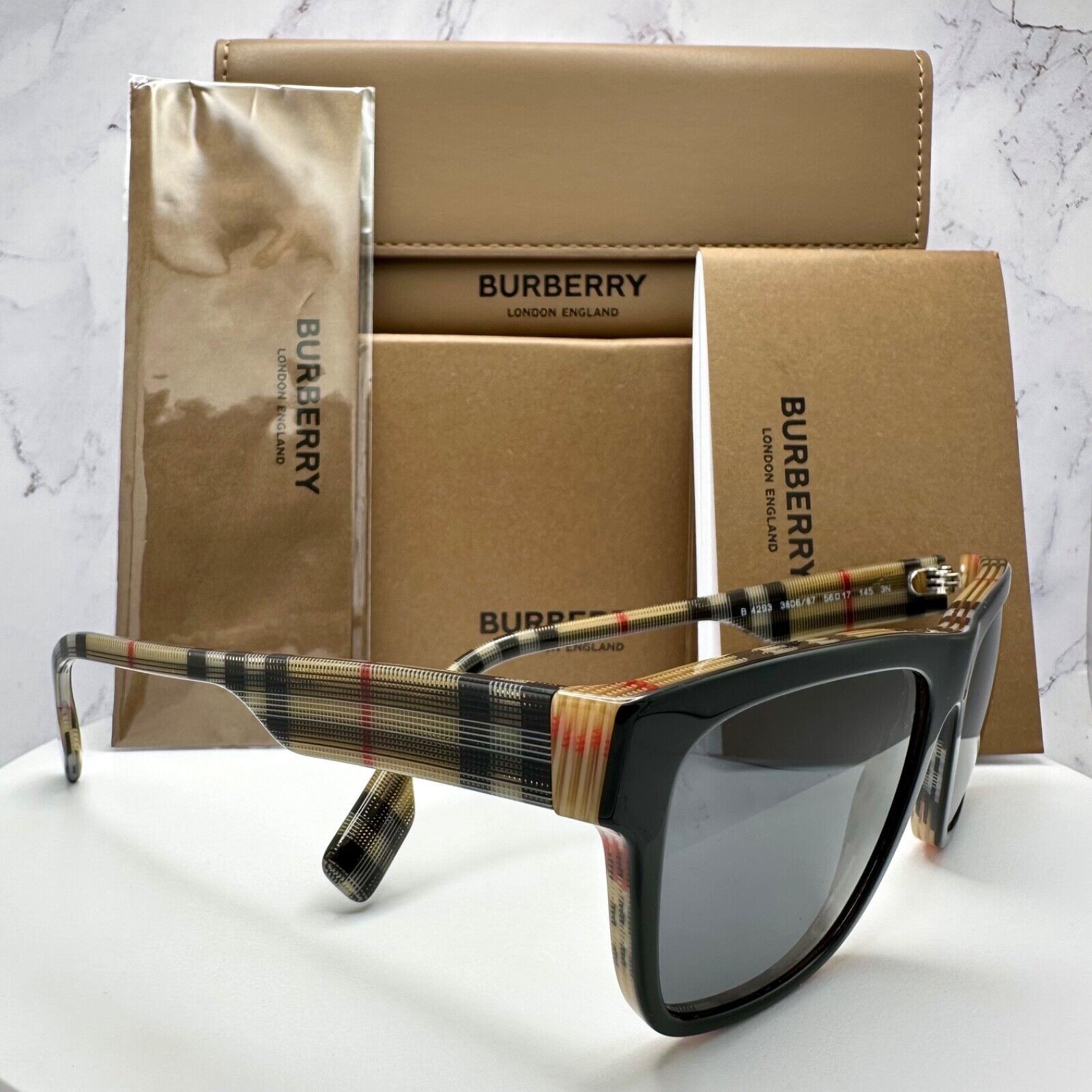Burberry Burberry Sunglasses Black Square Classic Check Arms Brown Size ONE SIZE - 14 Thumbnail