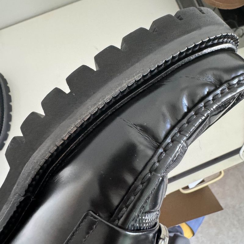 Louis Vuitton Louis Vuitton Black Leather Loafers for Men - Size US 9.5 / EU 42-43 - 7 Thumbnail