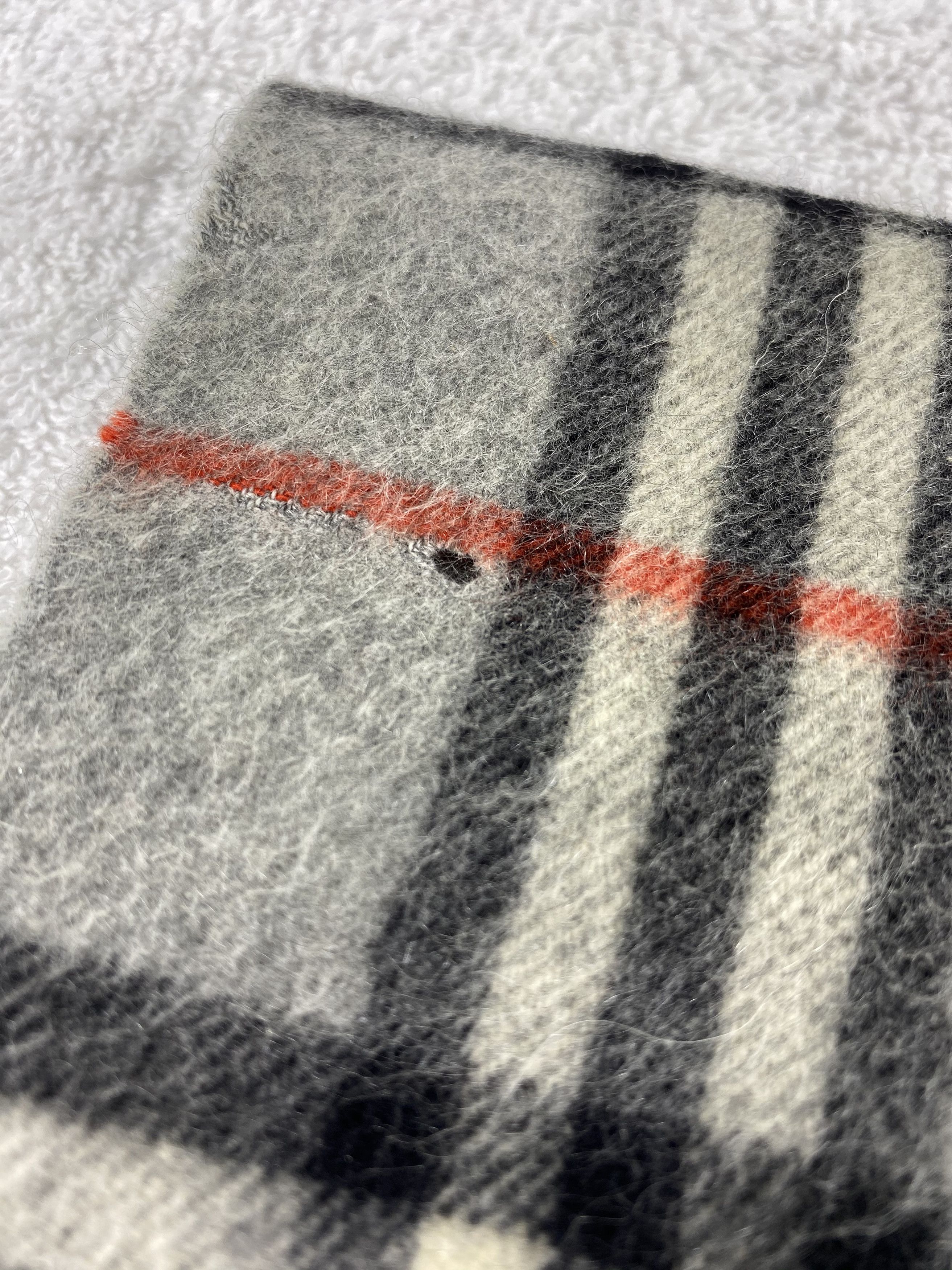 Burberry Vintage Burberry Scarf/Muffler/Neckwear MF737 Size ONE SIZE - 4 Thumbnail