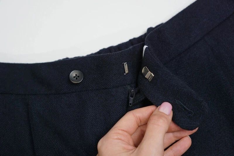 Suitsupply Men Suitsupply Ames Pleat SA Trousers Flannel Navy UK/US46S Size 46S - 4 Thumbnail