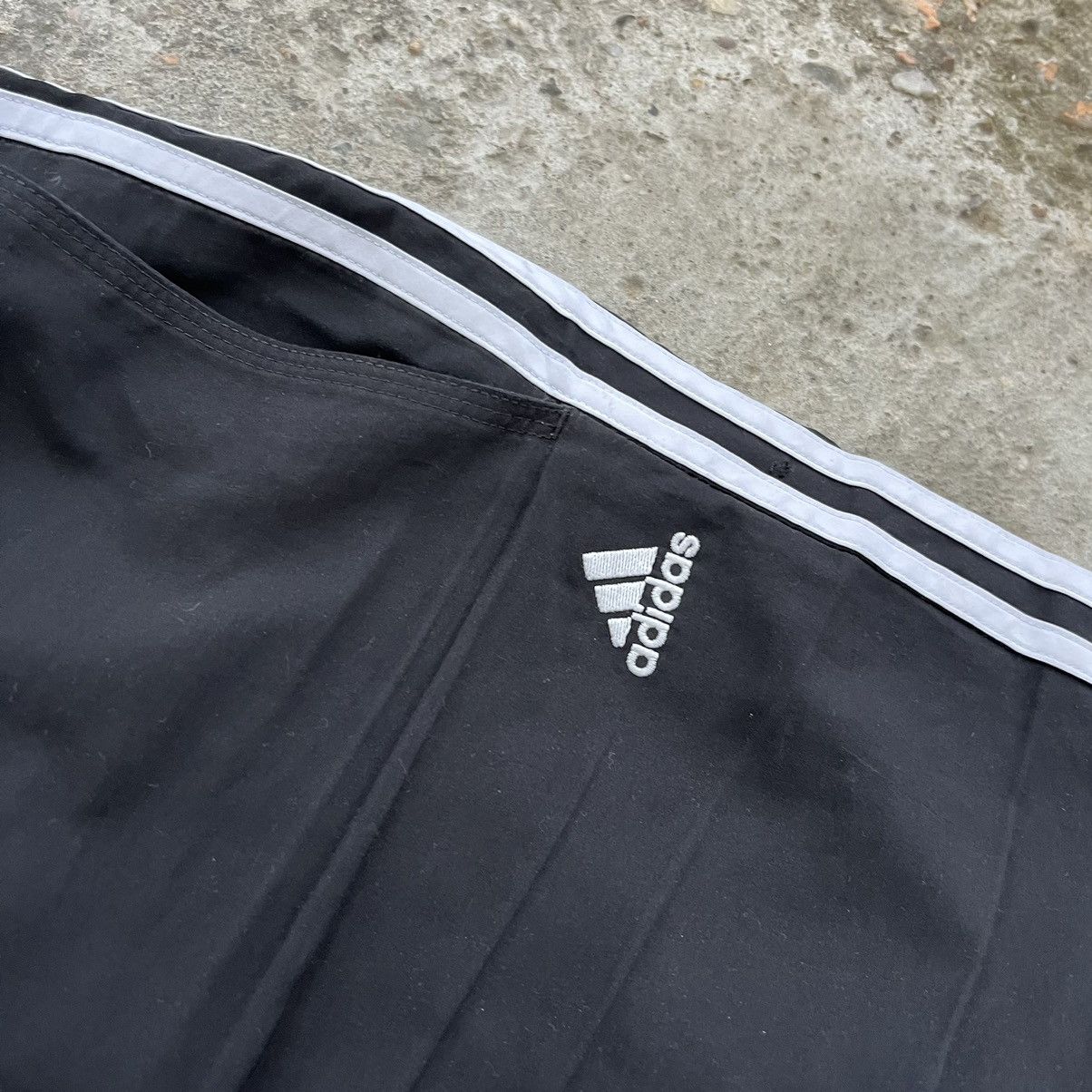Adidas × Vintage Vintage sweatpants Adidas 90s 3 stripes (size M) Size US 32 / EU 48 - 6 Thumbnail