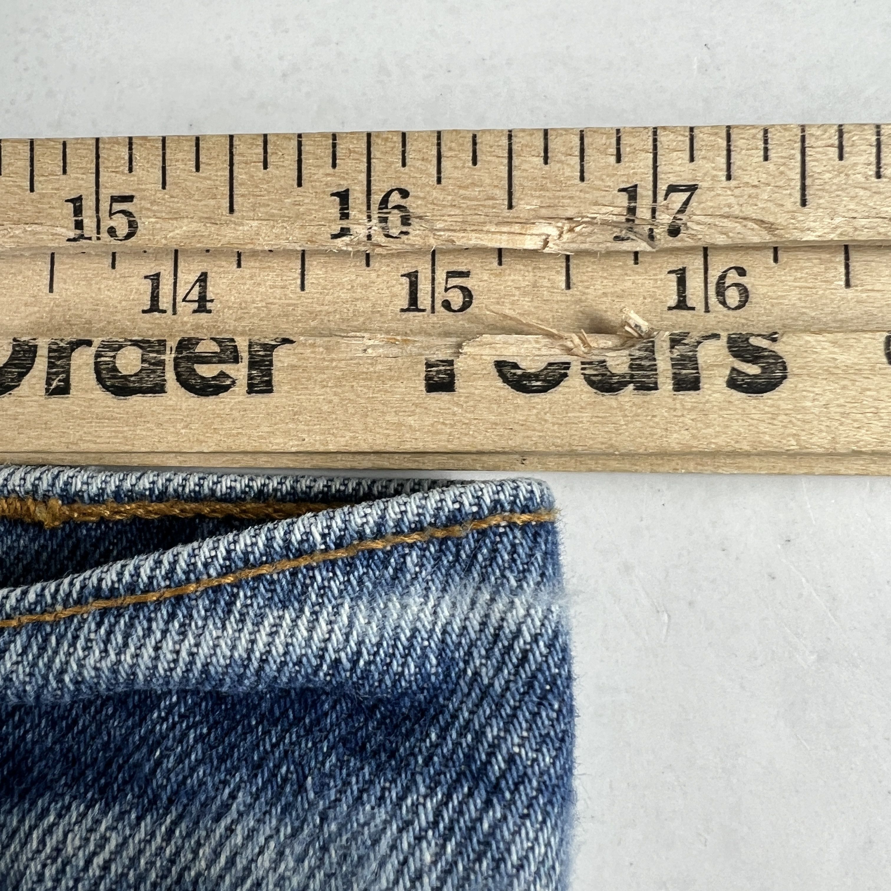 Levi's × Vintage VTG 90s Levi's Jeans 505 Straight Blue Thrashed Cotton Denim Size US 33 - 24 Thumbnail