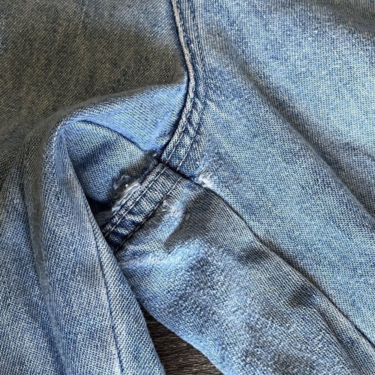 Lee Vintage 1990s Lee Riveted Baggy Light Wash Denim Jeans 32x30 Size US 32 / EU 48 - 9 Thumbnail