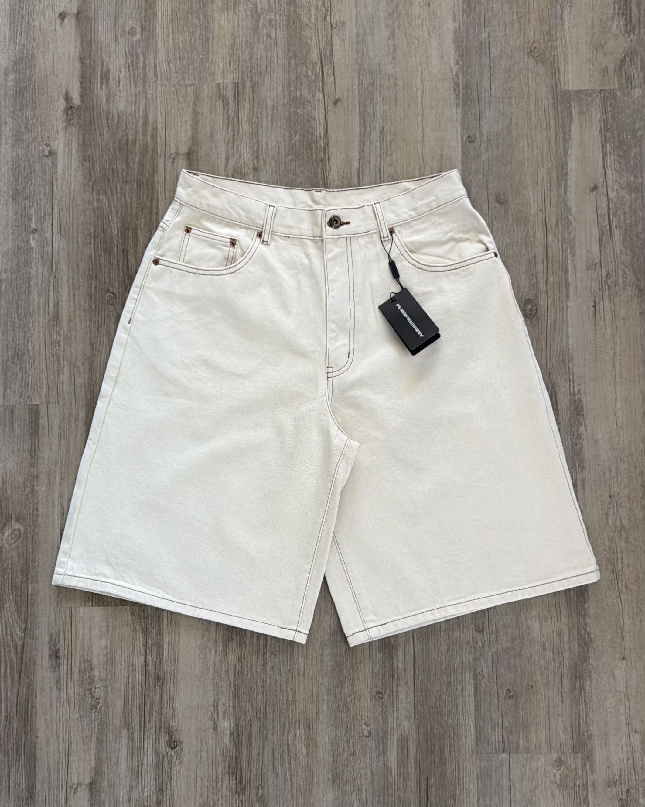 The GV Gallery GvGallery Cream Jorts Size US 38 / EU 54 - 1 Thumbnail
