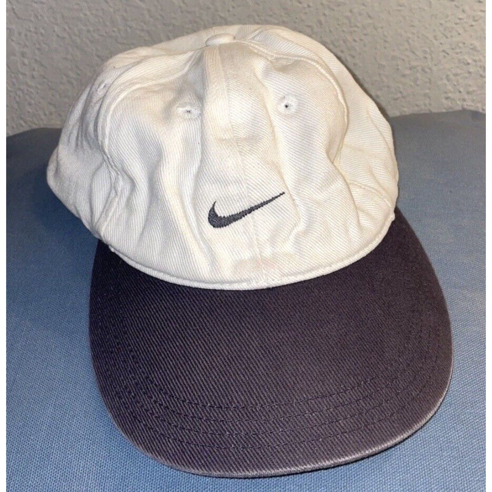 Nike VINTAGE Nike Tiger Woods Golf Fitted Hat Cap White Black Swoosh 7 3/8 Men Mens Size ONE SIZE - 2 Thumbnail