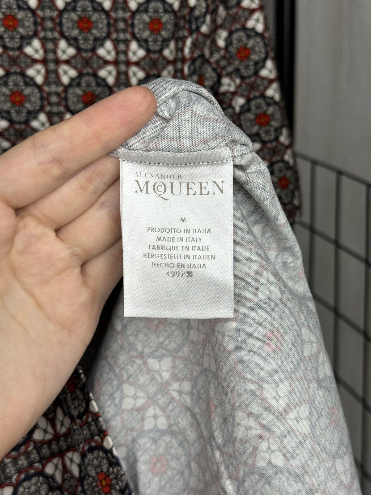 Alexander McQueen Alexander McQueen Rare Skull & Floral Graphic Design T-Shirt Size US M / EU 48-50 / 2 - 11 Thumbnail