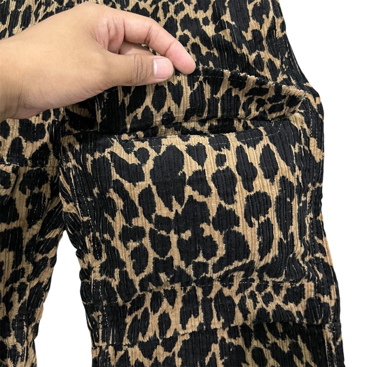 Japanese Brand X-GIRL Cargo Pocket Leopard Corduroy Pant Size US 26 / EU 42 - 5 Thumbnail