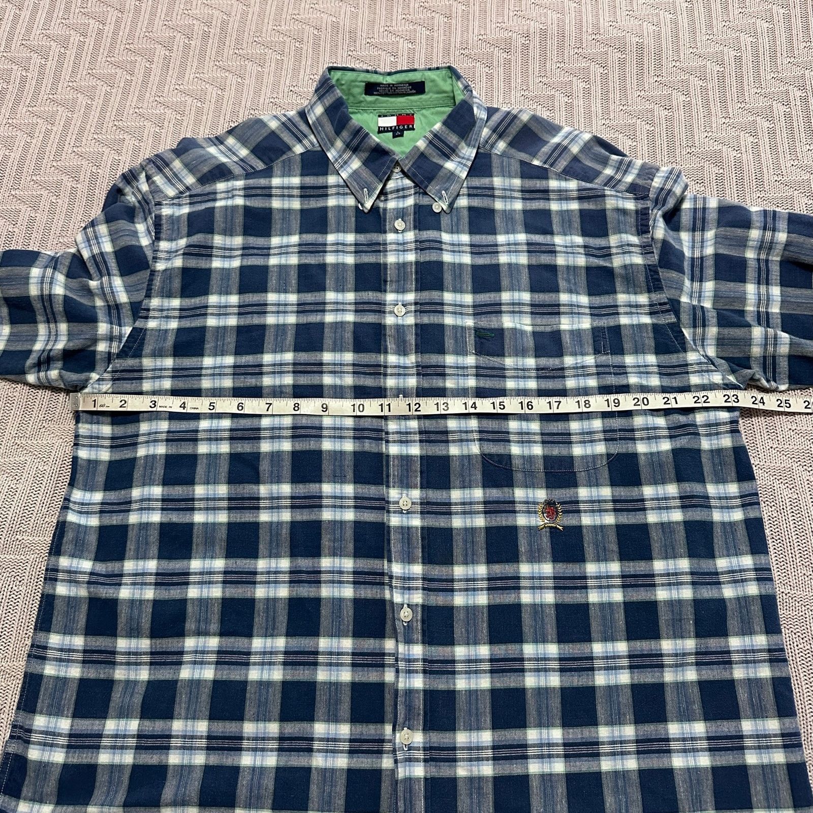 Tommy Hilfiger Vintage Tommy Hilfiger navy plaid button down size L Size US L / EU 52-54 / 3 - 6 Thumbnail