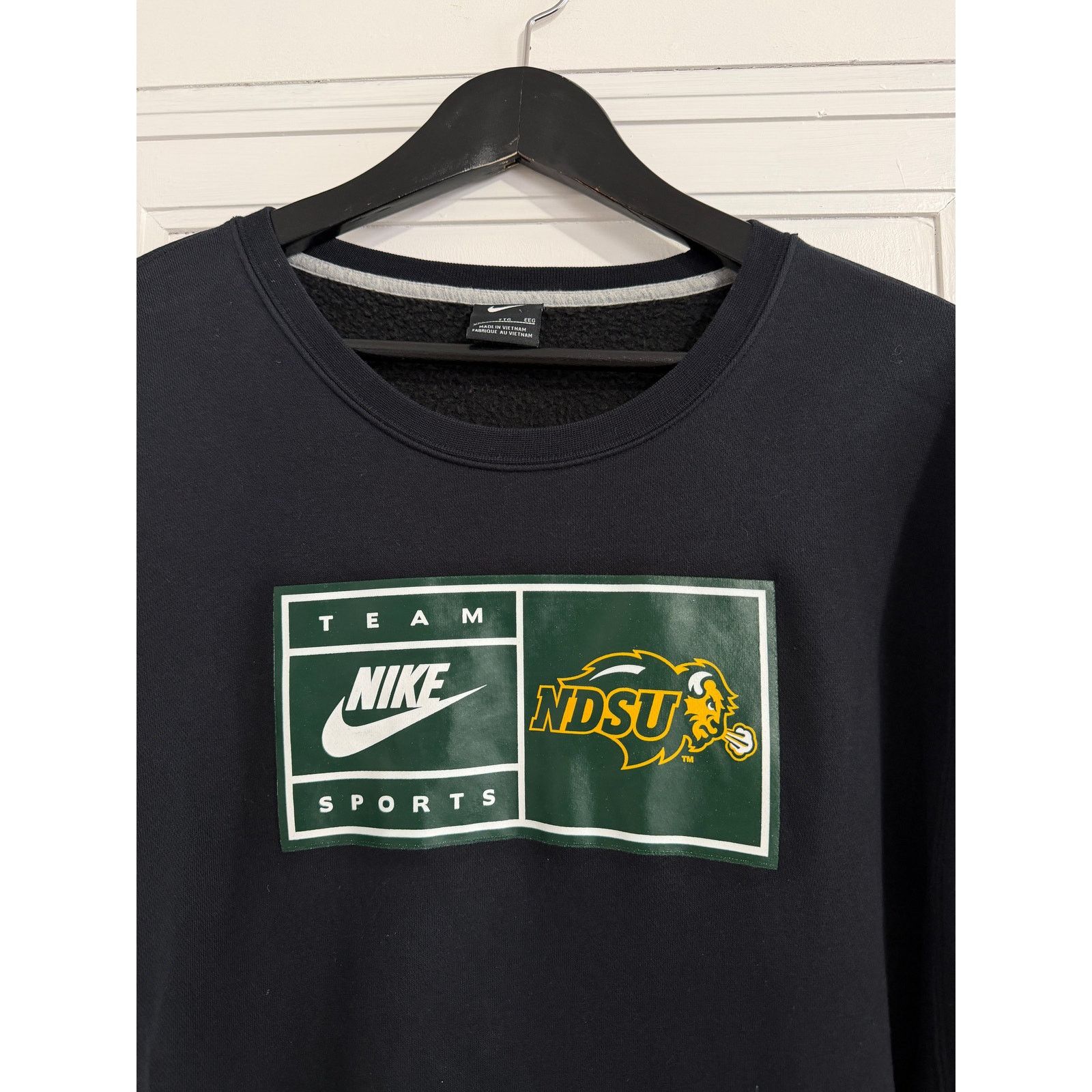 Nike NDSU Bison Nike Team Sports Crewneck Sweatshirt Size XXL Size US XXL / EU 58 / 5 - 2 Thumbnail