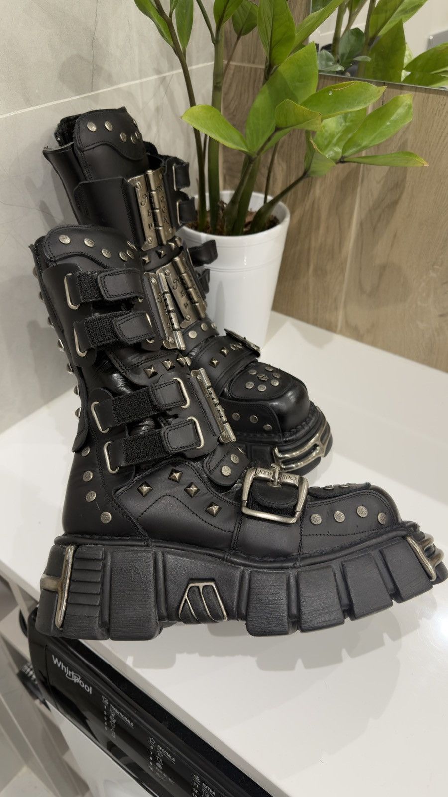Vintage New Rock 2000s Reactor Platform Boots in Black, Women's (Size 8) — image 5 of 6