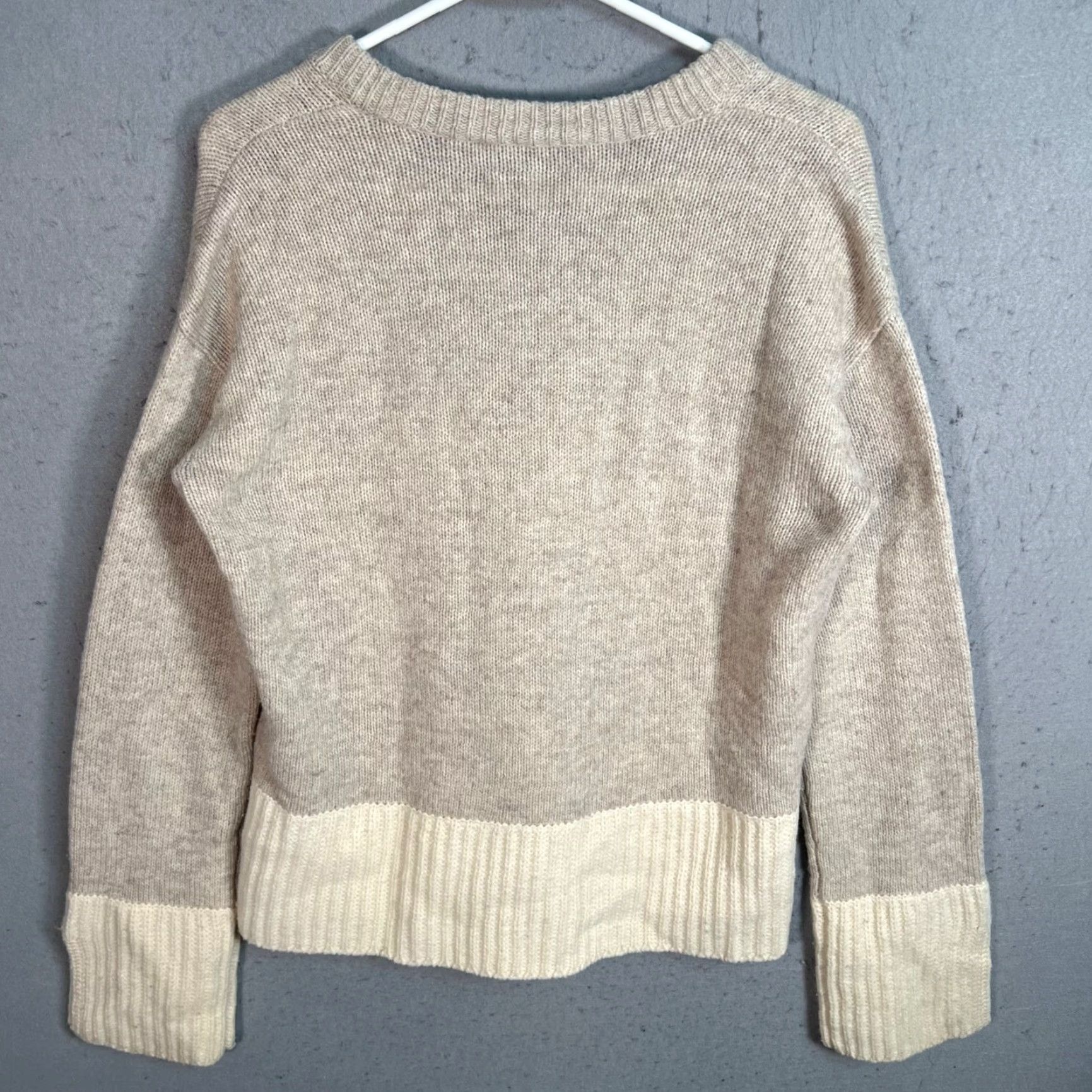 Vintage Derek Lam Denim Beige Wool-Blend V-Neck Sweater Womens Size Small Pullover Size S / US 4 / IT 40 - 2 Thumbnail