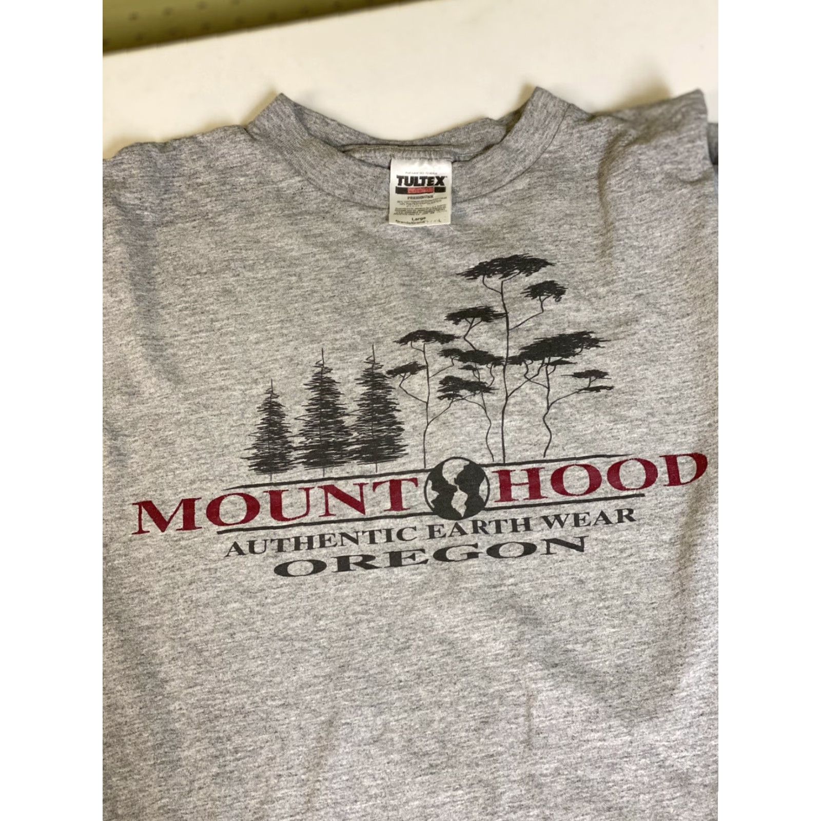 Tultex VINTAGE Mens Mount Hood Oregon Gray T-Shirt L Short Sleeve Crew Neck L Mens Size US L / EU 52-54 / 3 - 3 Thumbnail