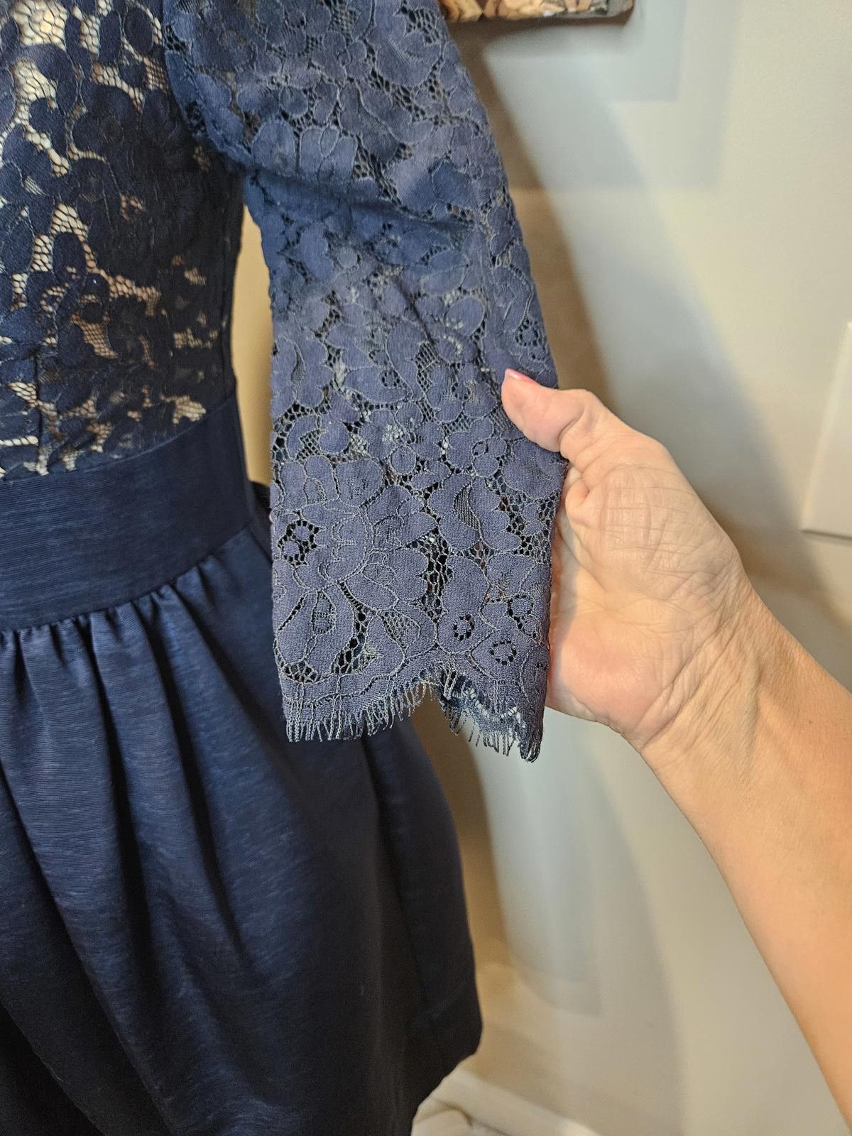 Designer Eliza J Women's Lace Dress - Elegant Navy Blue Party Dress Size XS / US 0-2 / IT 36-38 - 4 Thumbnail