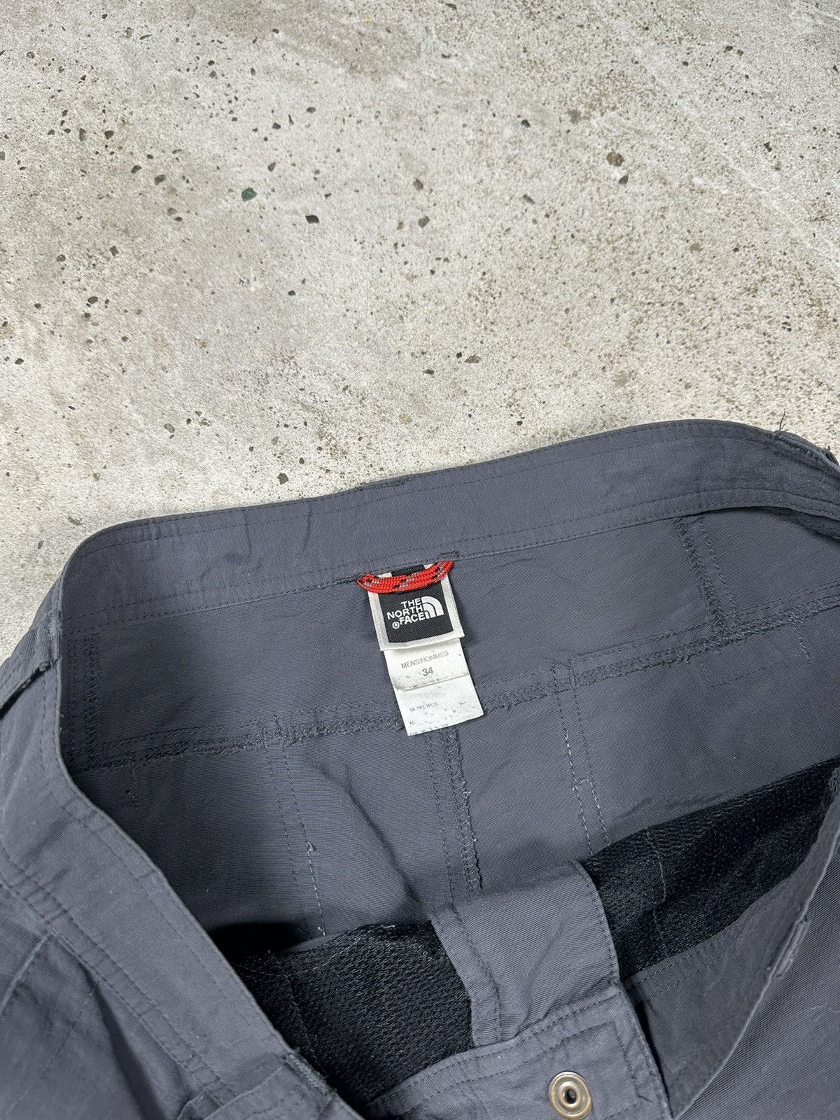 The North Face Vintage Y2K The North Face Grey Cargo Carpenter Pants Size US 34 / EU 50 - 10 Thumbnail