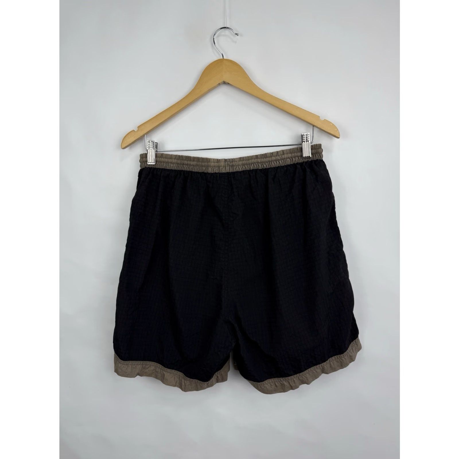 Nike VINTAGE Nike Nylon Shorts Mens 90s Black L Athletic Rare Retro Hype Y2K Size US 33 - 6 Thumbnail