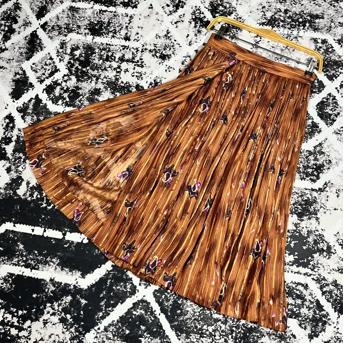 Salvatore Ferragamo × Vintage Vintage Salvatore Ferragamo Pleated Skirt Size 27" / US 4 / IT 40 - 9 Thumbnail