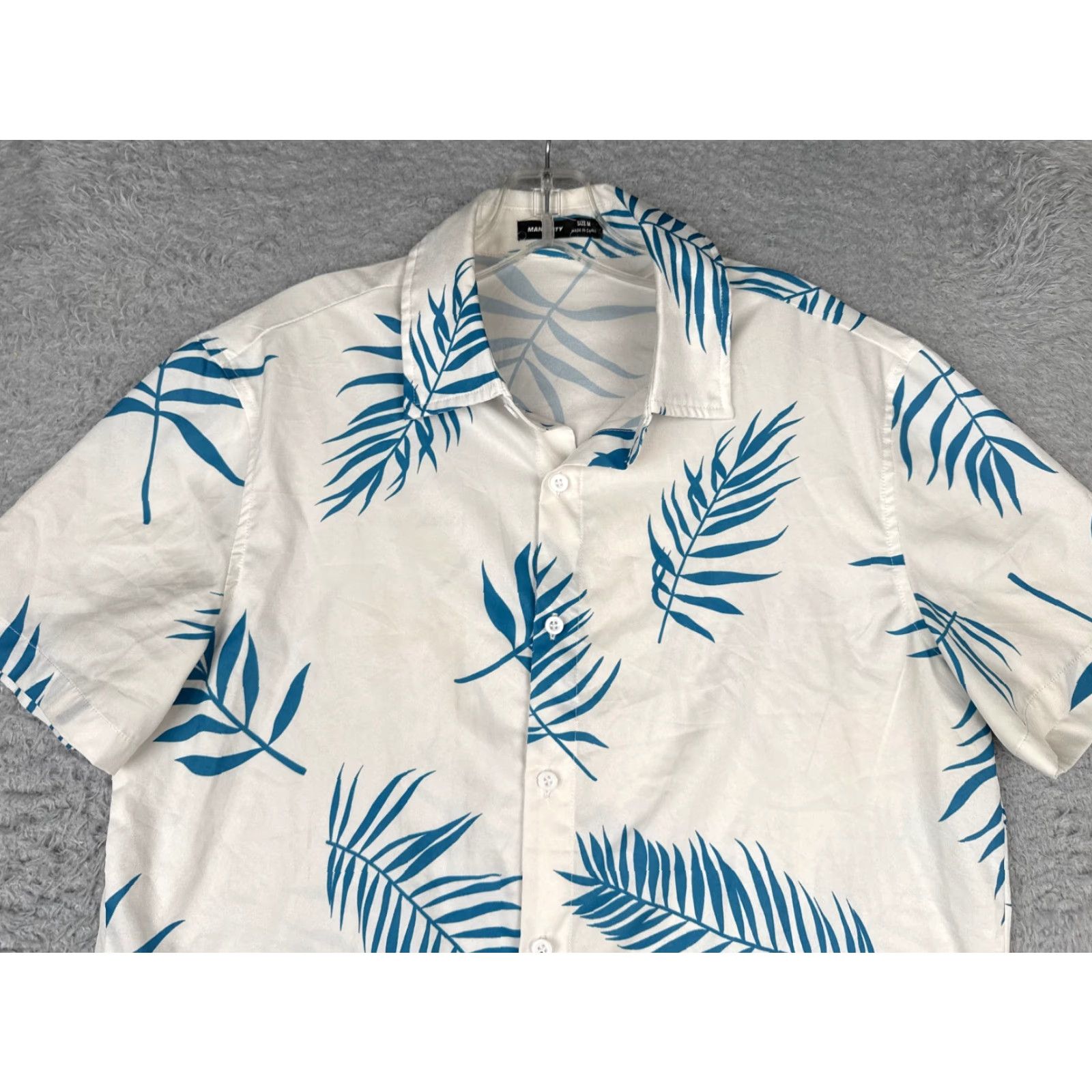 Vintage VINTAGE Manfinity Shirt Men Medium White Blue Palm Leaf Polyester Blend Hawaiian READ Size US M / EU 48-50 / 2 - 4 Thumbnail
