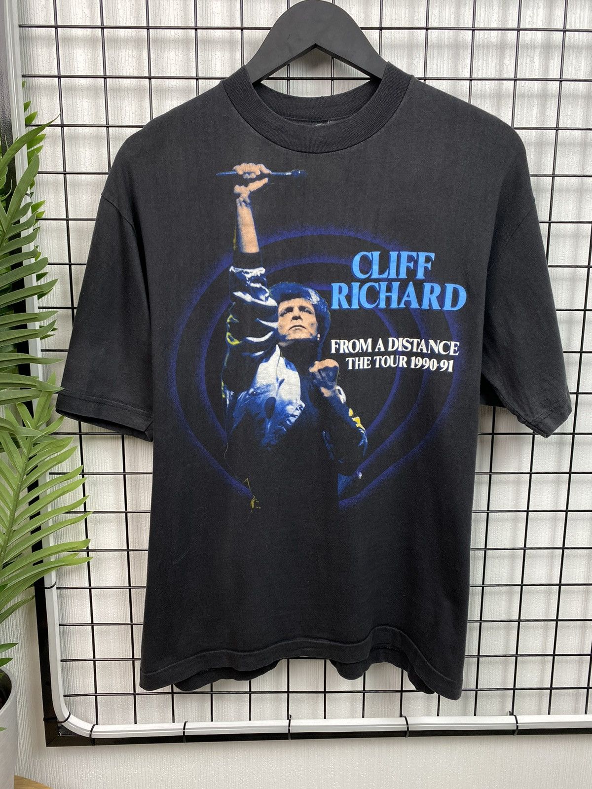 Band Tees × Vintage Vintage 1990-1991 Cliff Richard Tour T Shirt Men’s Pop Tee Size US L / EU 52-54 / 3 - 1 Thumbnail